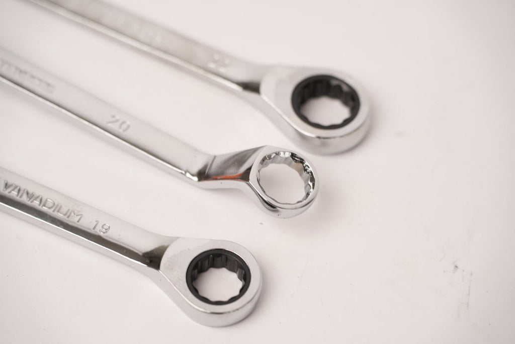 Huttenberg Servante d’Atelier 6 tiroirs rempli sur 7 avec Plan de Travail en acier – Chariot à Outils Professionnel Mobile – Atelier & Garage